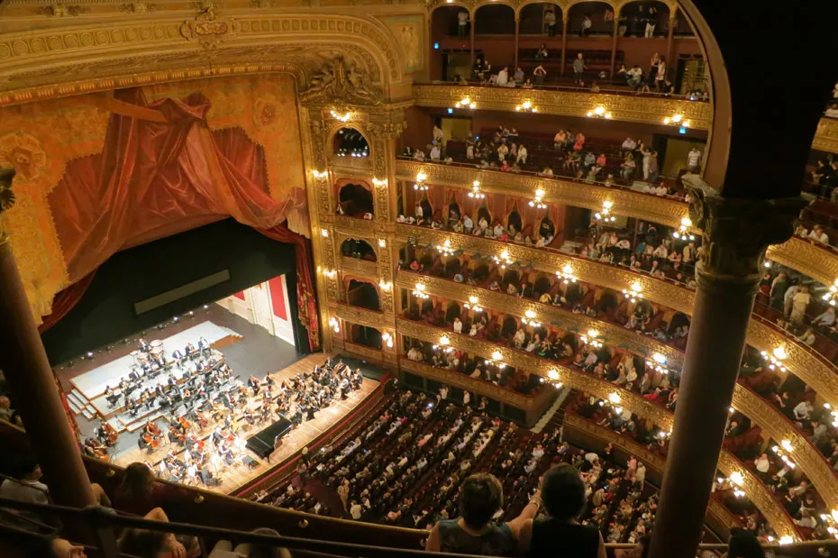 px-opera-594592-930x619